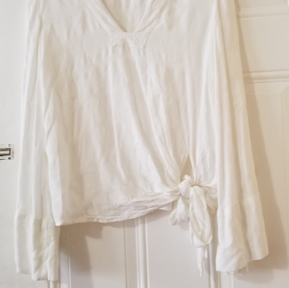 Free People V Neck Front Tie Bell Sleeve Cream Blouse Size Small - Picture 3 of 14